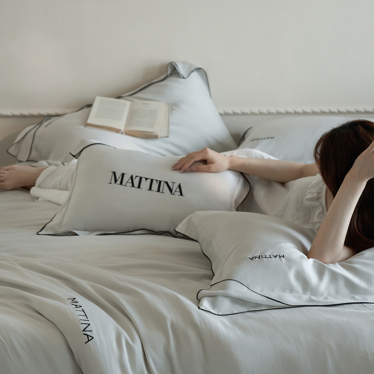 91家纺网 家纺一手货源 找家纺 时亿家居 2026新款砂洗水洗兰精天丝四件套-奶芙系列 奶芙-月影灰