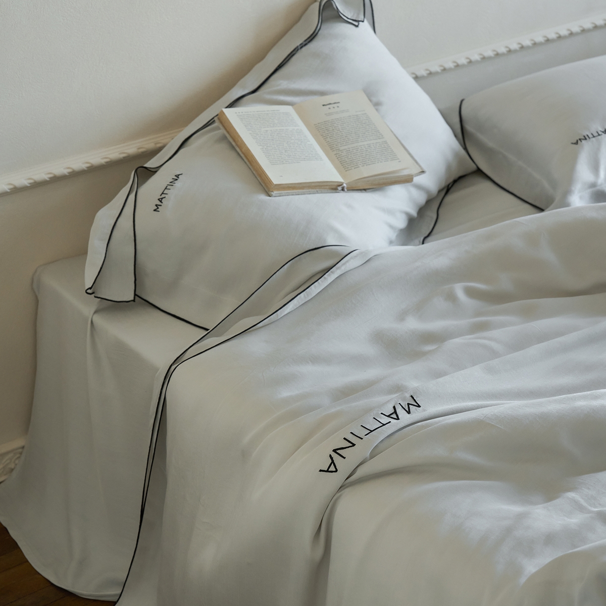 91家纺网 家纺一手货源 找家纺 时亿家居 2026新款砂洗水洗兰精天丝四件套-奶芙系列 奶芙-月影灰