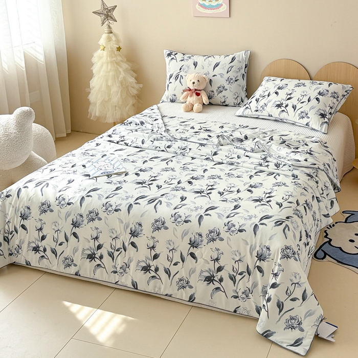 91家纺网 家纺一手货源 找家纺 CINNY馨宜 2026新款小冰皮氨纶凉感夏被空调被 花间旧事