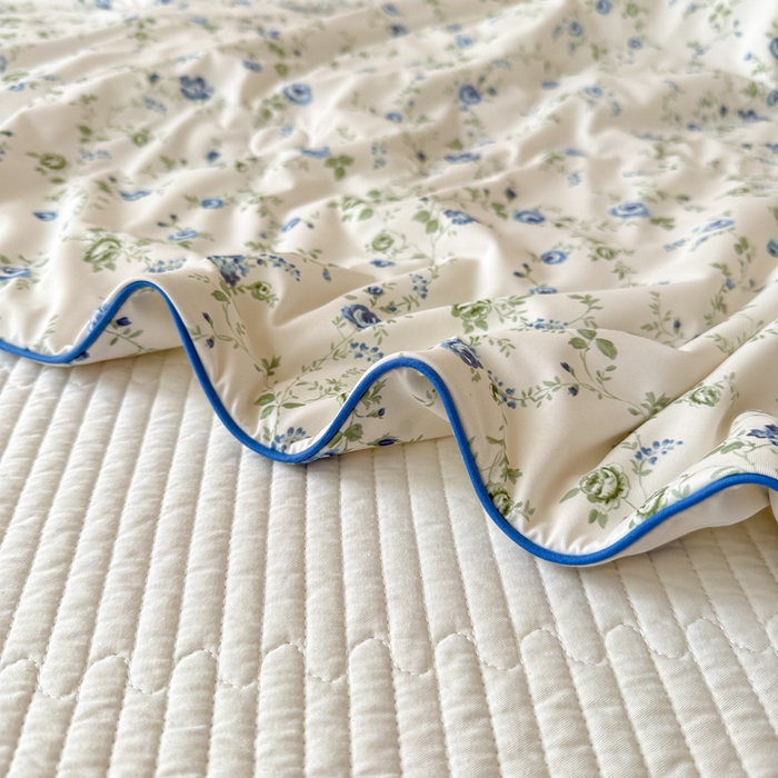 91家纺网 家纺一手货源 找家纺 CINNY馨宜 2026新款小冰皮氨纶凉感夏被空调被 茉野微澜