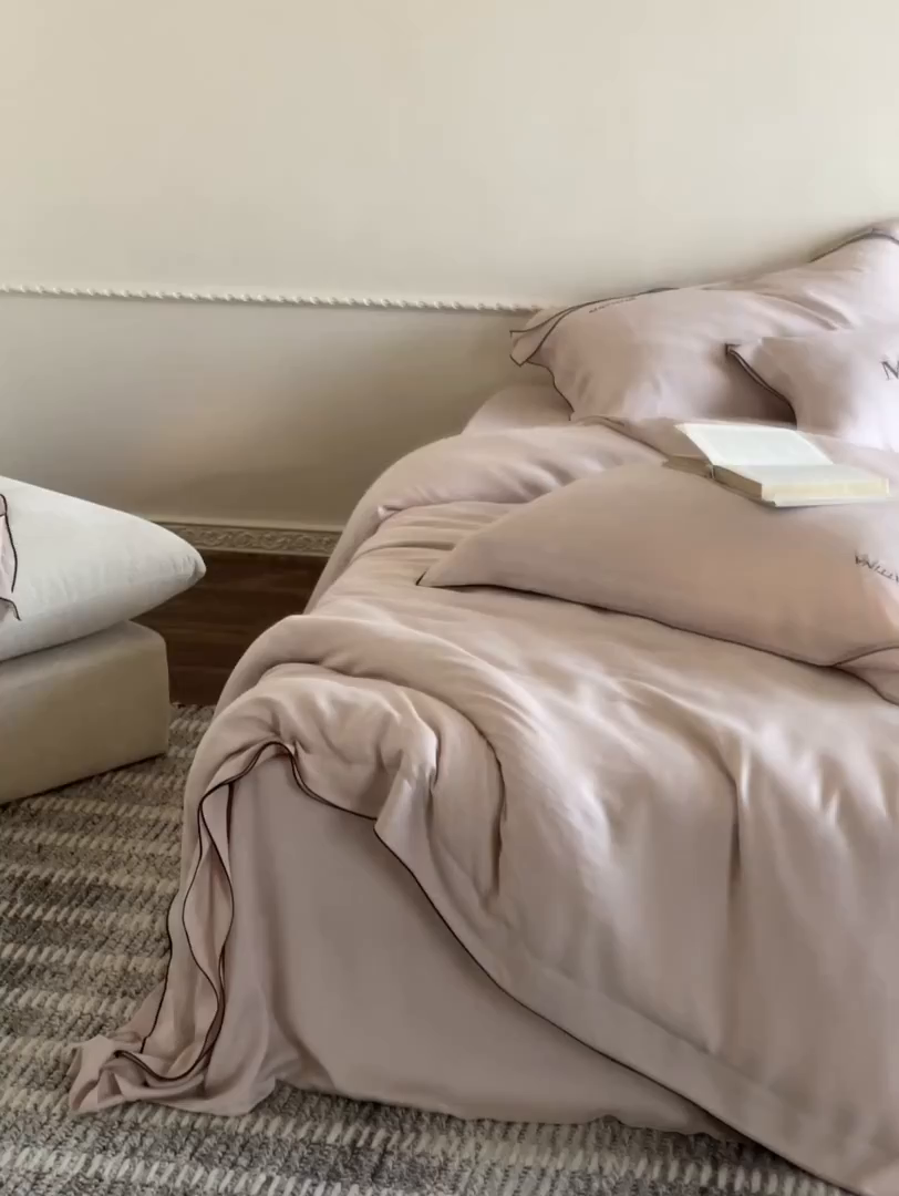 91家纺网 家纺一手货源 找家纺 时亿家居 2026新款砂洗水洗兰精天丝四件套-奶芙系列 奶芙-慵懒粉