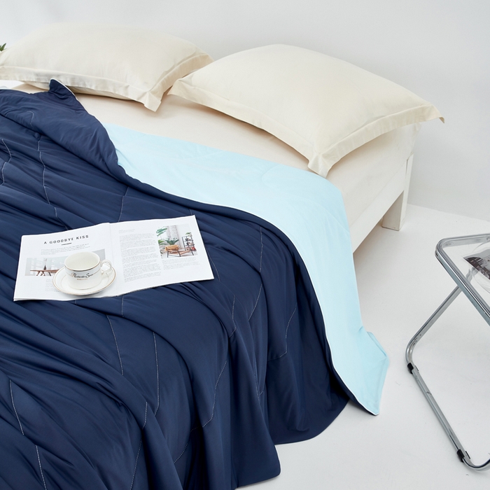 91家纺网 家纺一手货源 找家纺 库里梦家纺 2026新款深海水藻凉感被夏被夏凉被空调被礼盒装 藏青-冰蓝