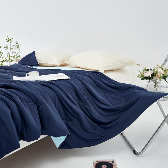 91家纺网 家纺一手货源 找家纺 库里梦家纺 2026新款深海水藻凉感被夏被夏凉被空调被礼盒装 藏青-冰蓝