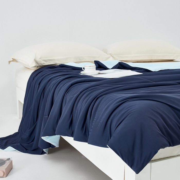 91家纺网 家纺一手货源 找家纺 库里梦家纺 2026新款深海水藻凉感被夏被夏凉被空调被礼盒装 藏青-冰蓝