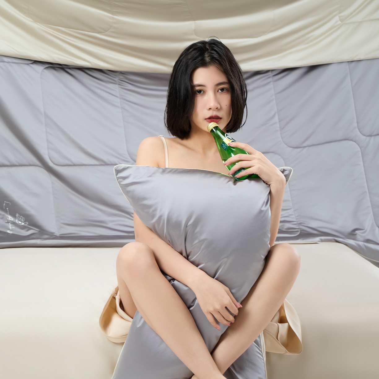 91家纺网 家纺一手货源 找家纺 CINNY馨宜 2026新款水光锦氨凉感夏被空调被夏凉被 西风灰