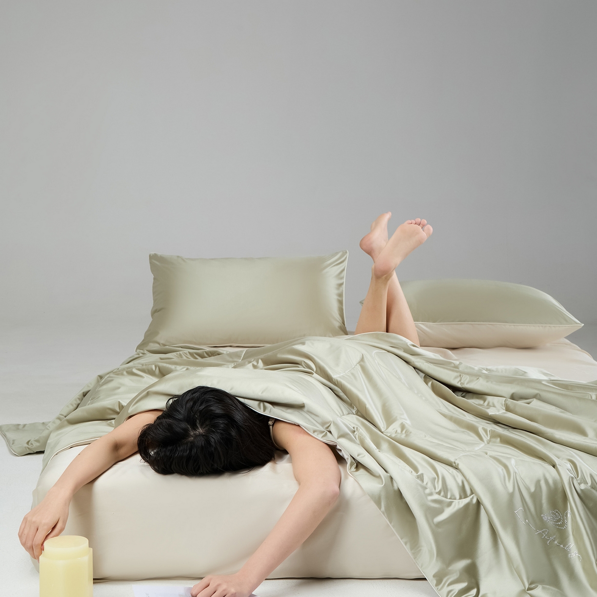 91家纺网 家纺一手货源 找家纺 CINNY馨宜 2026新款水光锦氨凉感夏被空调被夏凉被 烟波绿