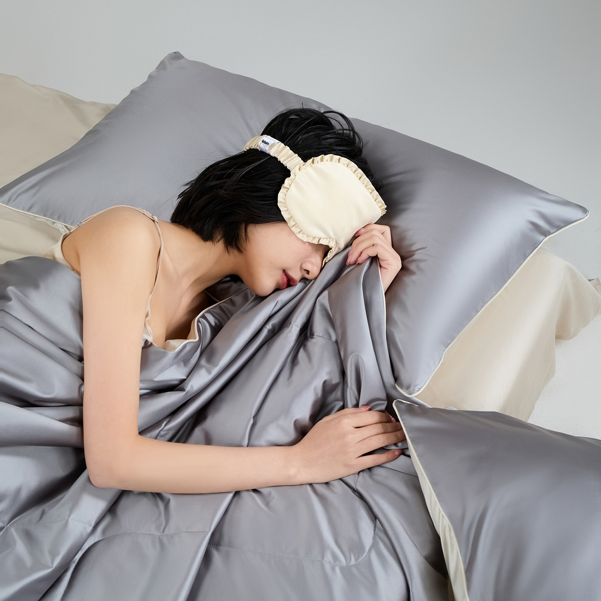 91家纺网 家纺一手货源 找家纺 CINNY馨宜 2026新款水光锦氨凉感夏被空调被夏凉被 西风灰