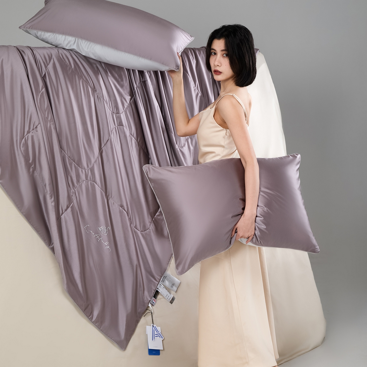 91家纺网 家纺一手货源 找家纺 CINNY馨宜 2026新款水光锦氨凉感夏被空调被夏凉被 凝夜紫