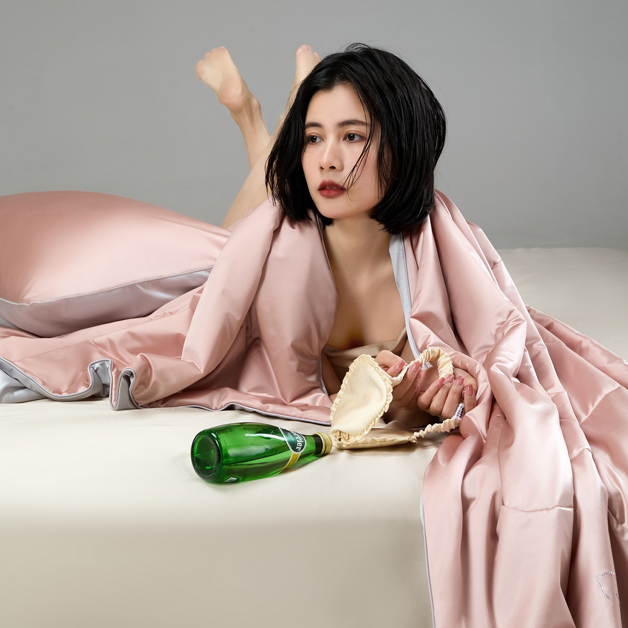 91家纺网 家纺一手货源 找家纺 CINNY馨宜 2026新款水光锦氨凉感夏被空调被夏凉被 山樱粉