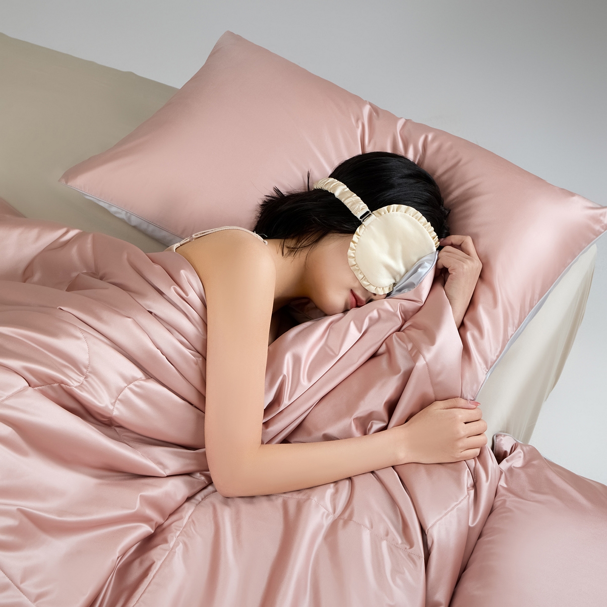 91家纺网 家纺一手货源 找家纺 CINNY馨宜 2026新款水光锦氨凉感夏被空调被夏凉被 山樱粉