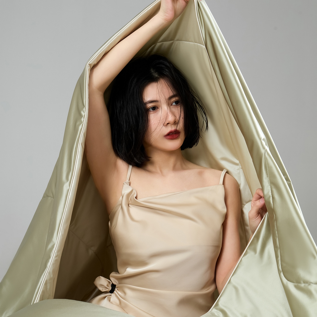 91家纺网 家纺一手货源 找家纺 CINNY馨宜 2026新款水光锦氨凉感夏被空调被夏凉被 烟波绿