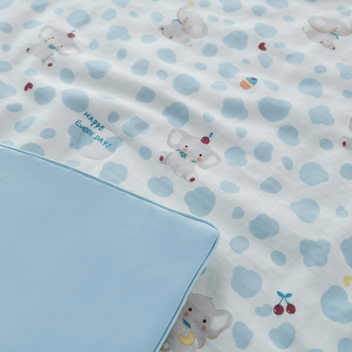 91家纺网 家纺一手货源 找家纺 CINNY馨宜 2026新款双层纱锦氨凉感夏被双面睡感夏被 斑点象-兰