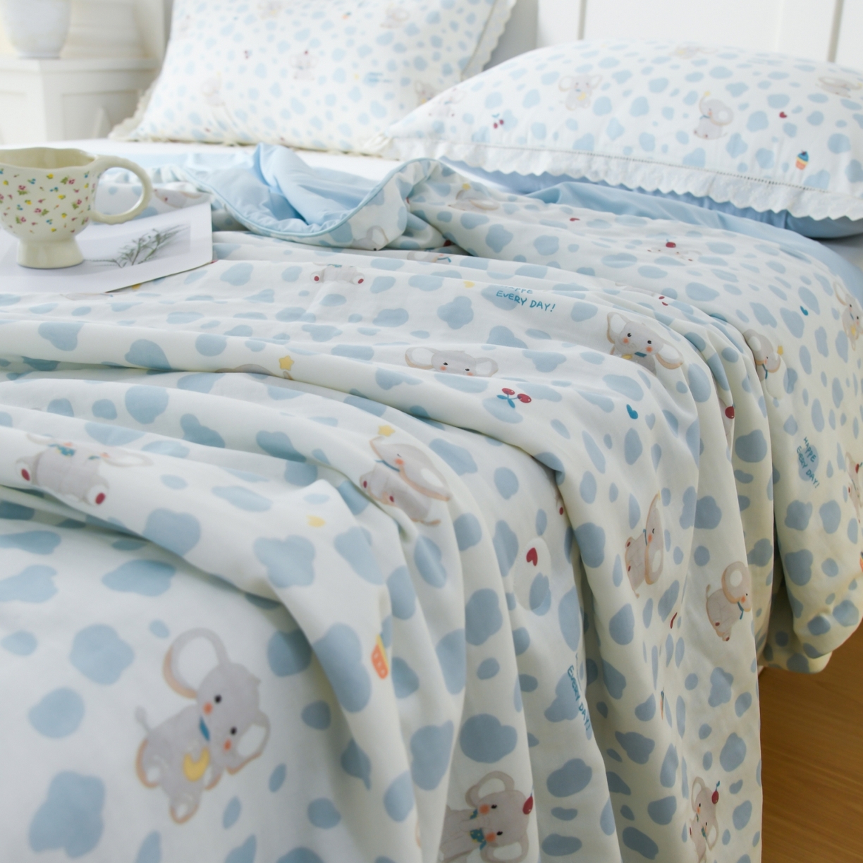 91家纺网 家纺一手货源 找家纺 CINNY馨宜 2026新款双层纱锦氨凉感夏被双面睡感夏被 斑点象-兰