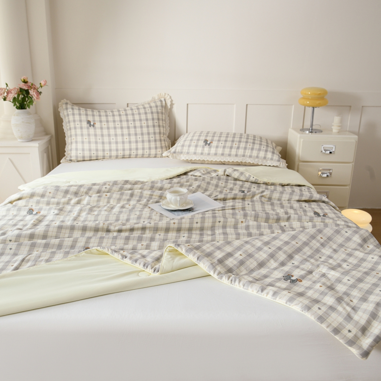 91家纺网 家纺一手货源 找家纺 CINNY馨宜 2026新款双层纱锦氨凉感夏被双面睡感夏被 格间甜驹-咖