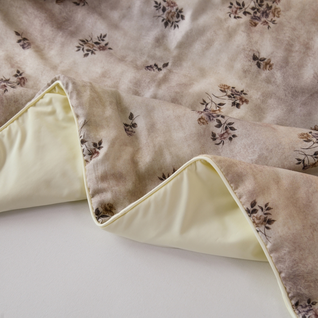 91家纺网 家纺一手货源 找家纺 CINNY馨宜 2026新款双层纱锦氨凉感夏被双面睡感夏被 粉棠-灰