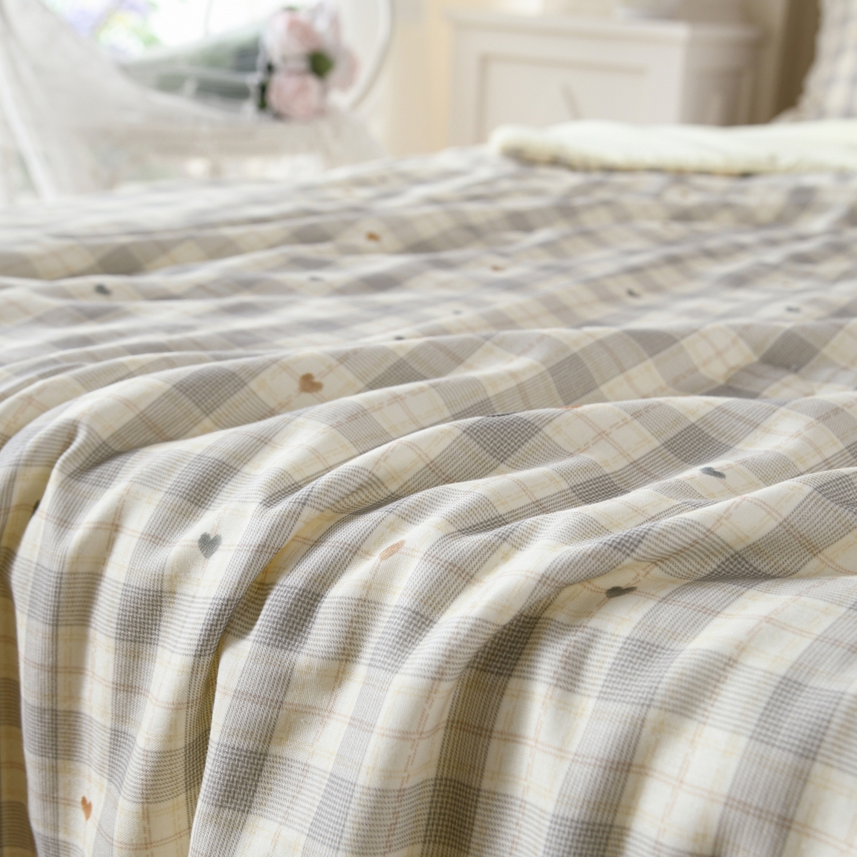 91家纺网 家纺一手货源 找家纺 CINNY馨宜 2026新款双层纱锦氨凉感夏被双面睡感夏被 格间甜驹-咖