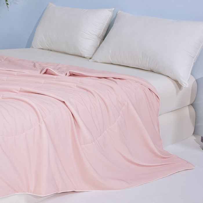 91家纺网 家纺一手货源 找家纺 库里梦家纺 2026新款深海水藻凉感被夏被夏凉被空调被礼盒装 桃花粉