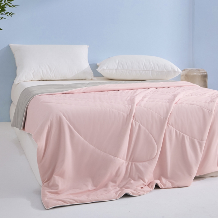 91家纺网 家纺一手货源 找家纺 库里梦家纺 2026新款深海水藻凉感被夏被夏凉被空调被礼盒装 桃花粉-灰