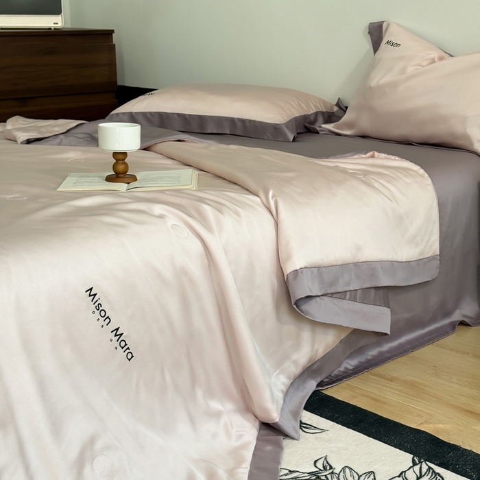 91家纺网 家纺一手货源 找家纺 CINNY馨宜 2026新款A类兰精天丝55%大豆纤维 双拼色天丝夏被（炫彩） 丁香紫