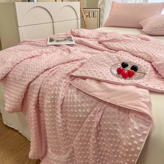 91家纺网 家纺一手货源 找家纺 库里梦家纺 2026新款3D按摩冰豆豆凉感夏被夏凉被空调被 冰豆粉