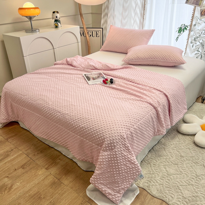 91家纺网 家纺一手货源 找家纺 库里梦家纺 2026新款3D按摩冰豆豆凉感夏被夏凉被空调被 冰豆粉