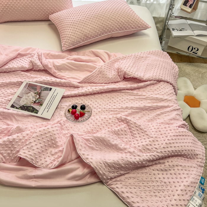 91家纺网 家纺一手货源 找家纺 库里梦家纺 2026新款3D按摩冰豆豆凉感夏被夏凉被空调被 冰豆粉