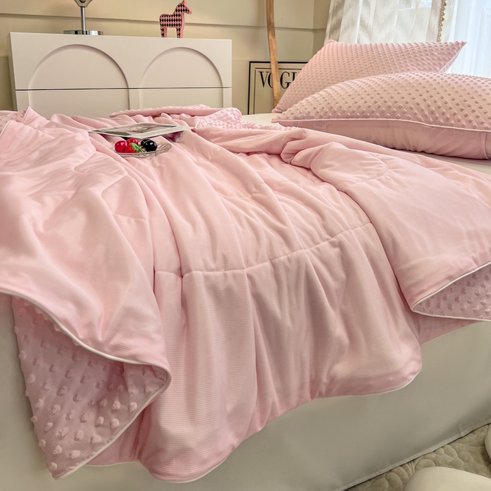 91家纺网 家纺一手货源 找家纺 库里梦家纺 2026新款3D按摩冰豆豆凉感夏被夏凉被空调被 冰豆粉