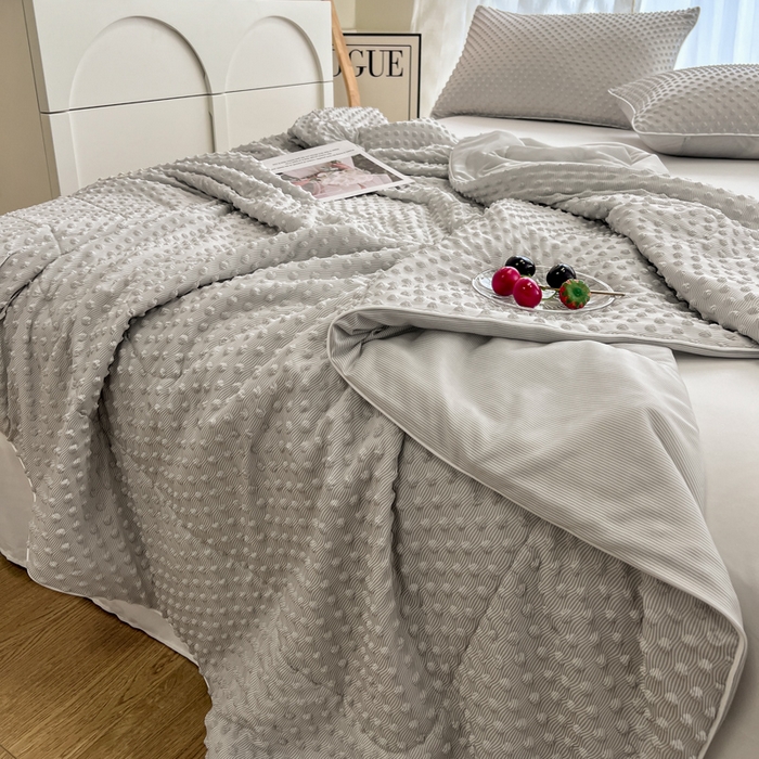 91家纺网 家纺一手货源 找家纺 库里梦家纺 2026新款3D按摩冰豆豆凉感夏被夏凉被空调被 冰豆灰