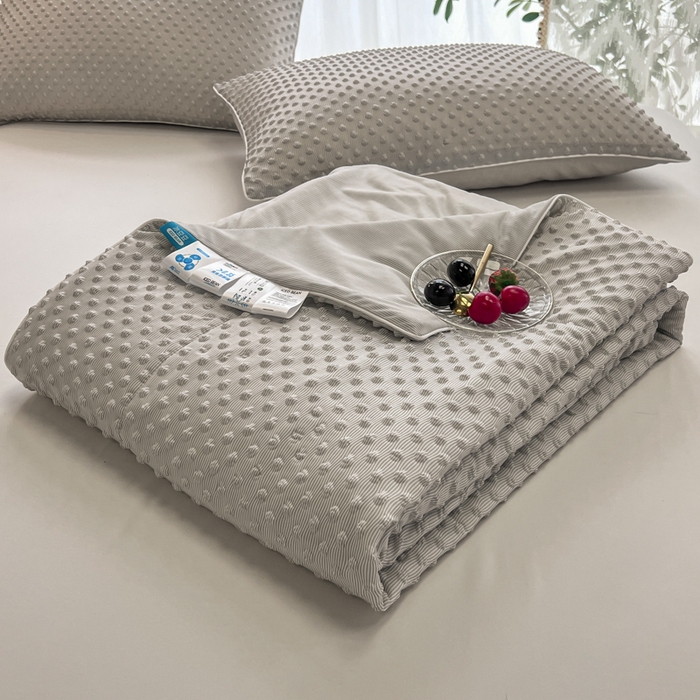 91家纺网 家纺一手货源 找家纺 库里梦家纺 2026新款3D按摩冰豆豆凉感夏被夏凉被空调被 冰豆灰