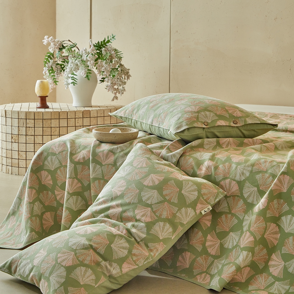 91家纺网 家纺一手货源 找家纺 孑寐家纺 2026新款100%纯棉色织双面大提花老粗布凉席三件套 银杏叶影-绿色