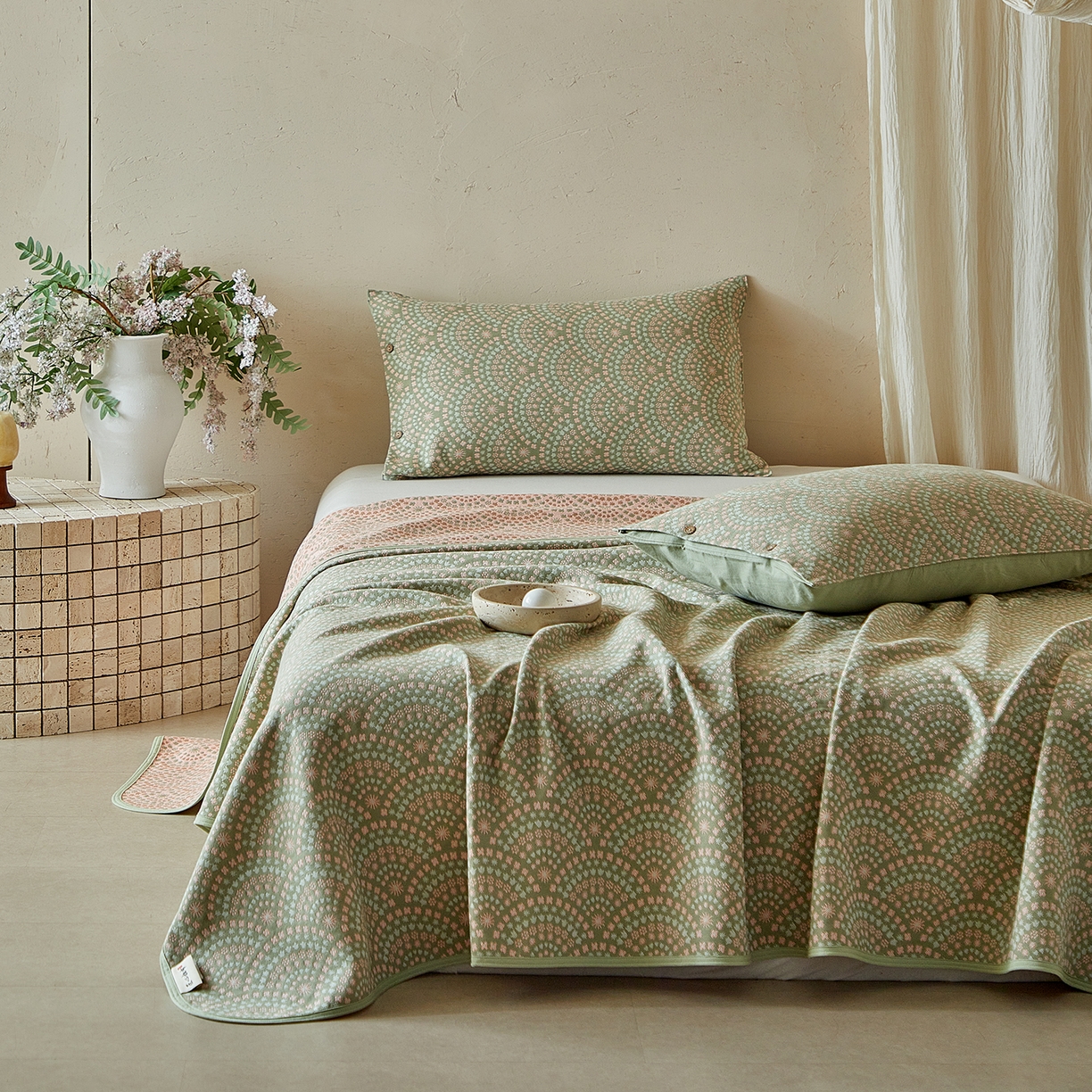 91家纺网 家纺一手货源 找家纺 孑寐家纺 2026新款100%纯棉色织双面大提花老粗布凉席三件套 彩虹太阳花-绿色