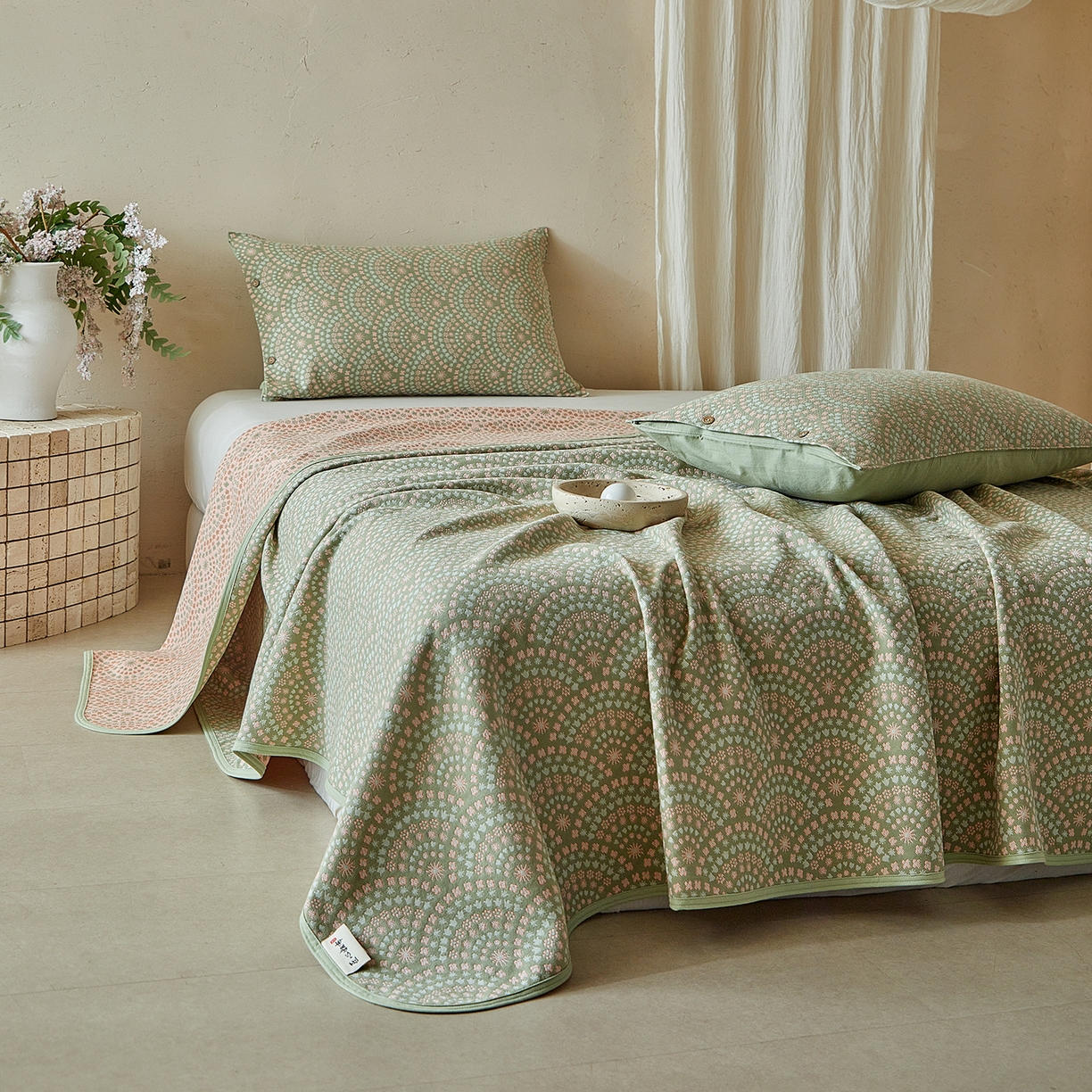 91家纺网 家纺一手货源 找家纺 孑寐家纺 2026新款100%纯棉色织双面大提花老粗布凉席三件套 彩虹太阳花-绿色