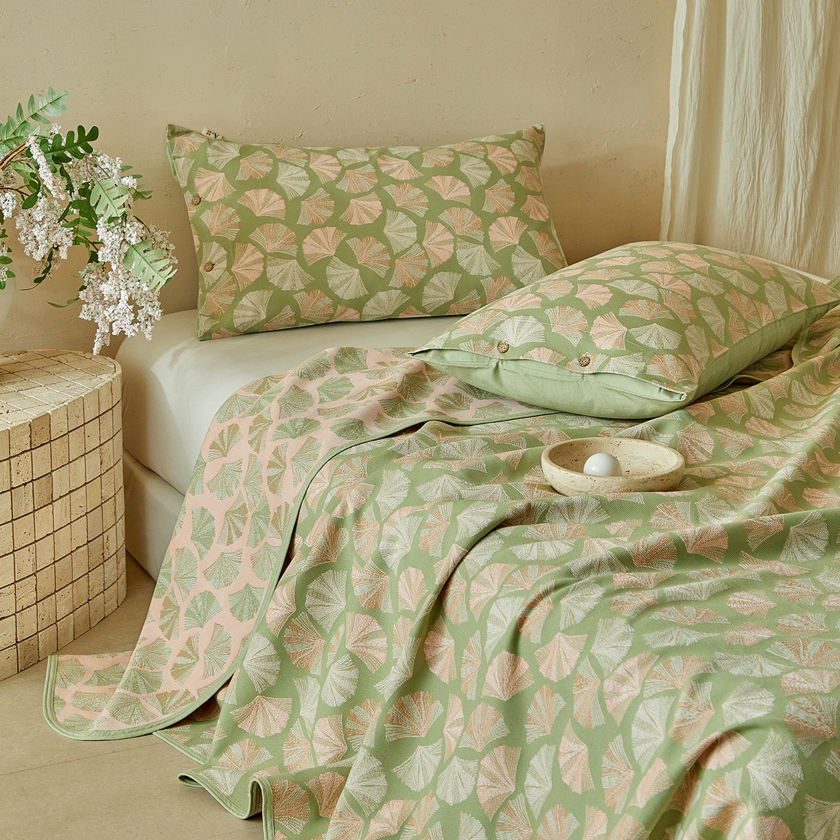 91家纺网 家纺一手货源 找家纺 孑寐家纺 2026新款100%纯棉色织双面大提花老粗布凉席三件套 银杏叶影-绿色