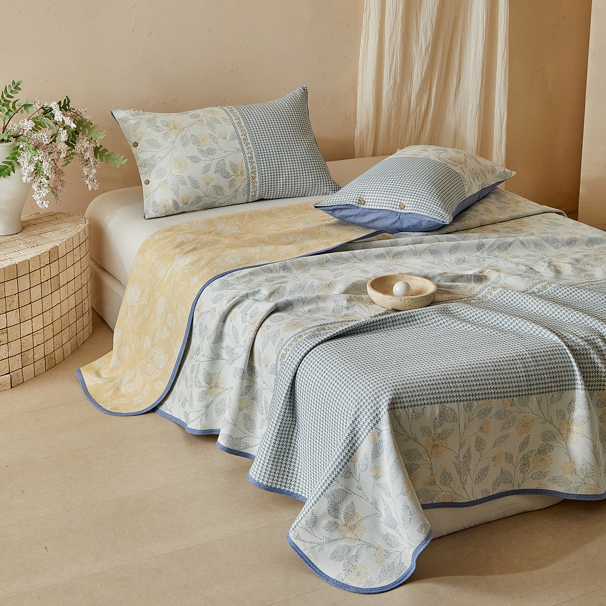 91家纺网 家纺一手货源 找家纺 孑寐家纺 2026新款100%纯棉色织双面大提花老粗布凉席三件套 森间枝语-蓝色