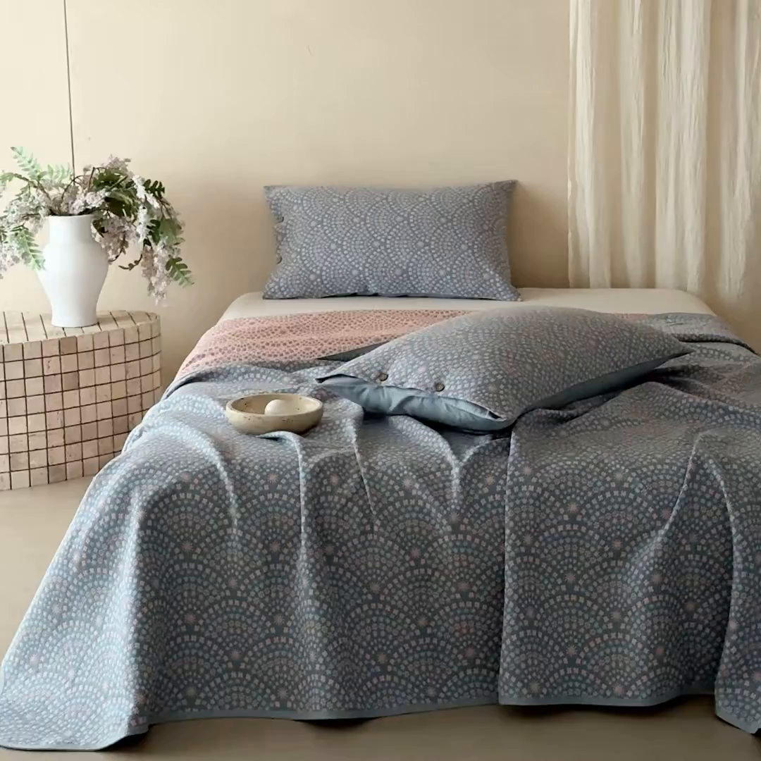 91家纺网 家纺一手货源 找家纺 孑寐家纺 2026新款100%纯棉色织双面大提花老粗布凉席三件套 彩虹太阳花-蓝色