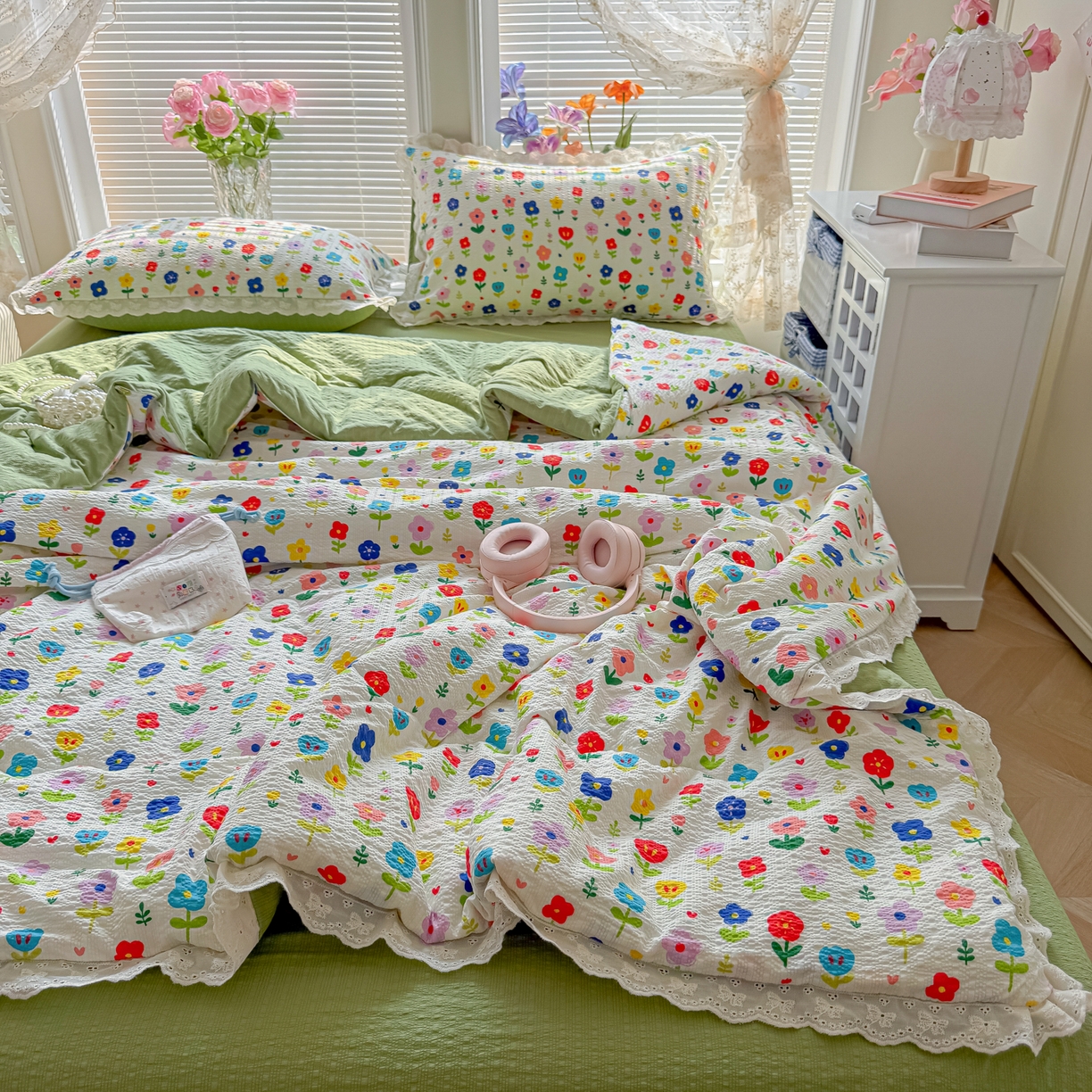 91家纺网 家纺一手货源 找家纺 玉海棠家纺 2026新款泡芙纱全棉纯棉蕾丝花边夏被-花笺系列（软乎乎的质感，治愈所有疲惫） 花笺-彩色花园