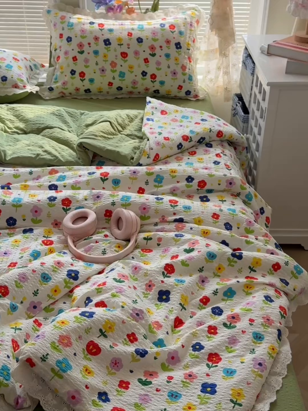 91家纺网 家纺一手货源 找家纺 玉海棠家纺 2026新款泡芙纱全棉纯棉蕾丝花边夏被-花笺系列（软乎乎的质感，治愈所有疲惫） 花笺-彩色花园