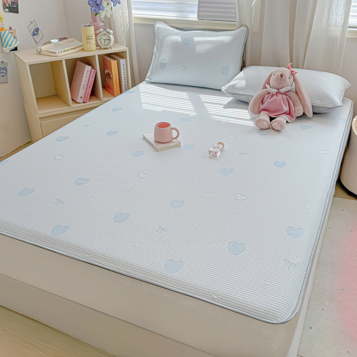 91家纺网 家纺一手货源 找家纺 多乐家纺 206新款冰豆豆防水凉感软席凉席席子 蝴蝶爱心-床席款