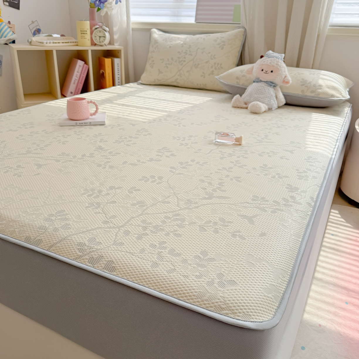 91家纺网 家纺一手货源 找家纺 多乐家纺 206新款冰豆豆防水凉感软席凉席席子 花枝金叶-床笠款