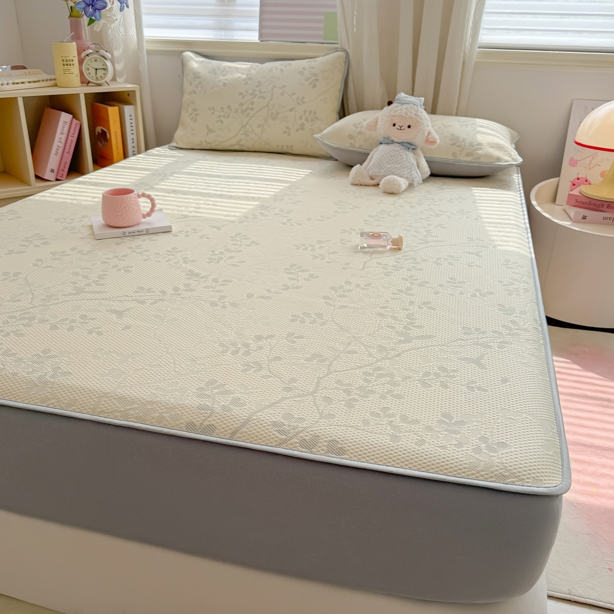 91家纺网 家纺一手货源 找家纺 多乐家纺 206新款冰豆豆防水凉感软席凉席席子 花枝金叶-床笠款