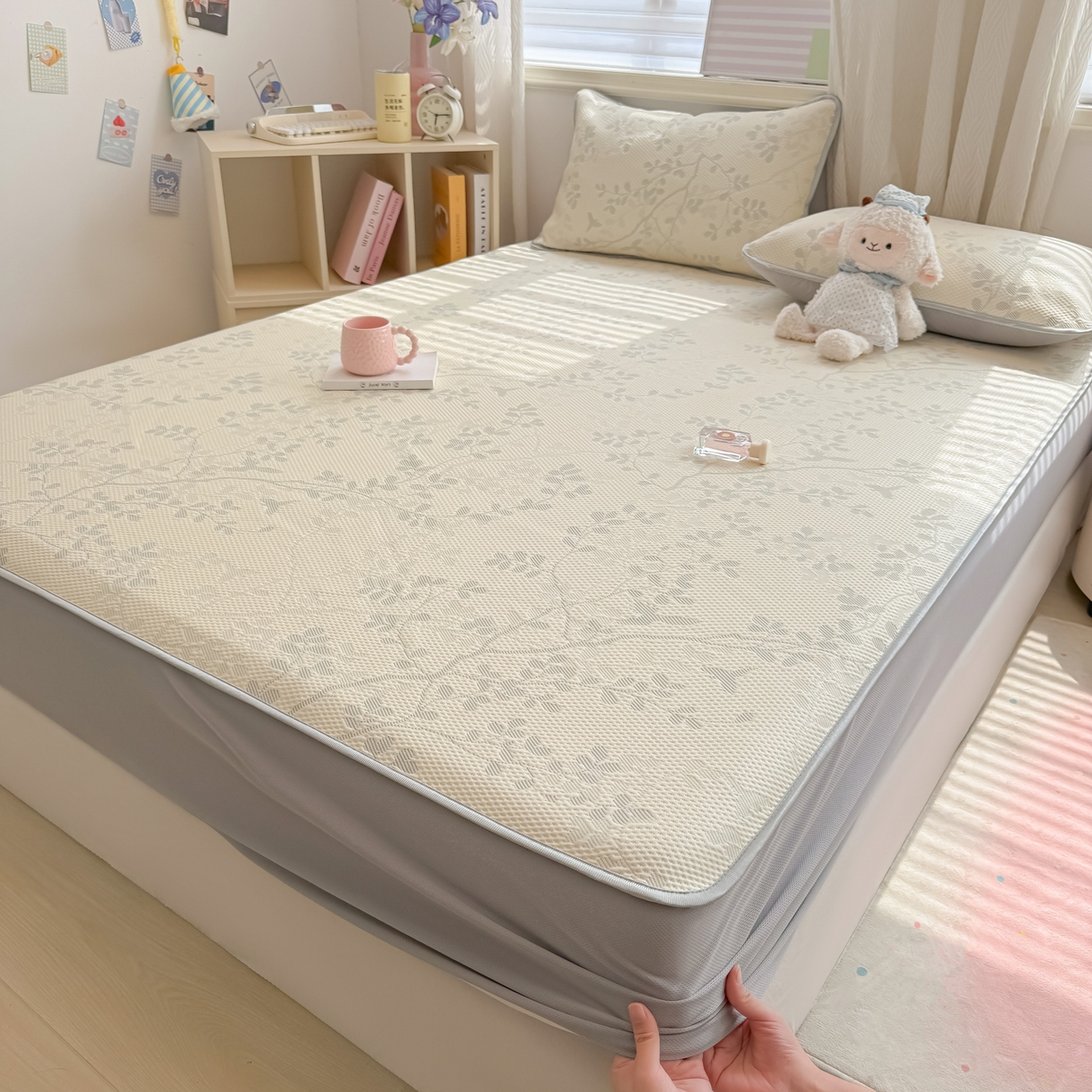 91家纺网 家纺一手货源 找家纺 多乐家纺 206新款冰豆豆防水凉感软席凉席席子 花枝金叶-床笠款