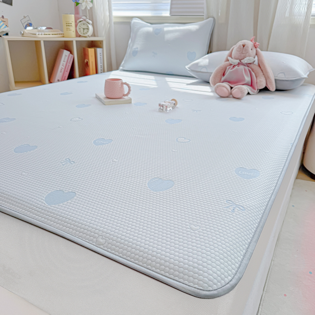 91家纺网 家纺一手货源 找家纺 多乐家纺 206新款冰豆豆防水凉感软席凉席席子 蝴蝶爱心-床席款