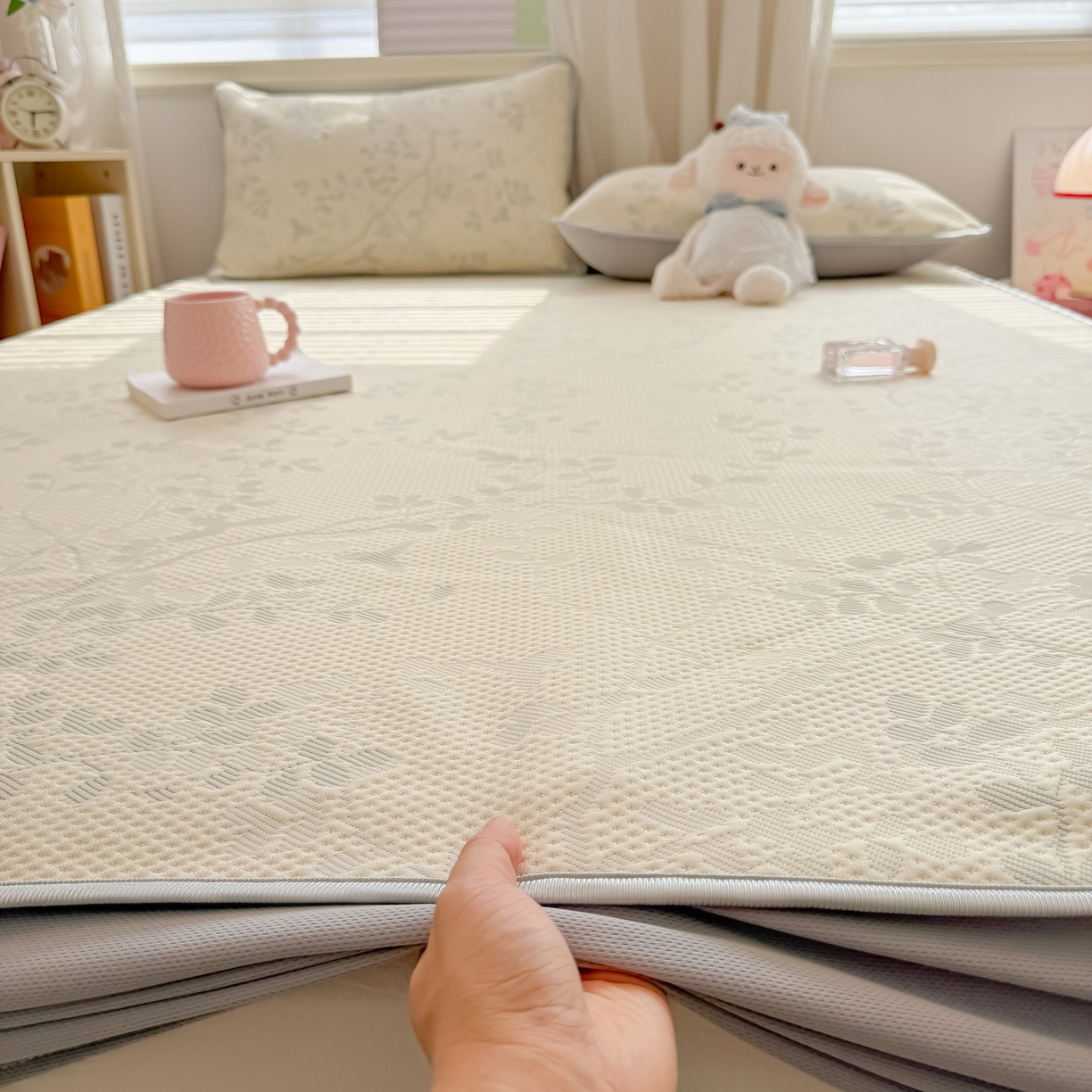 91家纺网 家纺一手货源 找家纺 多乐家纺 206新款冰豆豆防水凉感软席凉席席子 花枝金叶-床笠款