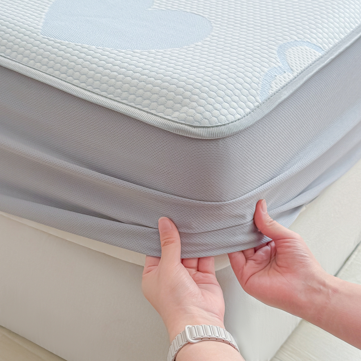 91家纺网 家纺一手货源 找家纺 多乐家纺 206新款冰豆豆防水凉感软席凉席席子 爱心熊-床笠款