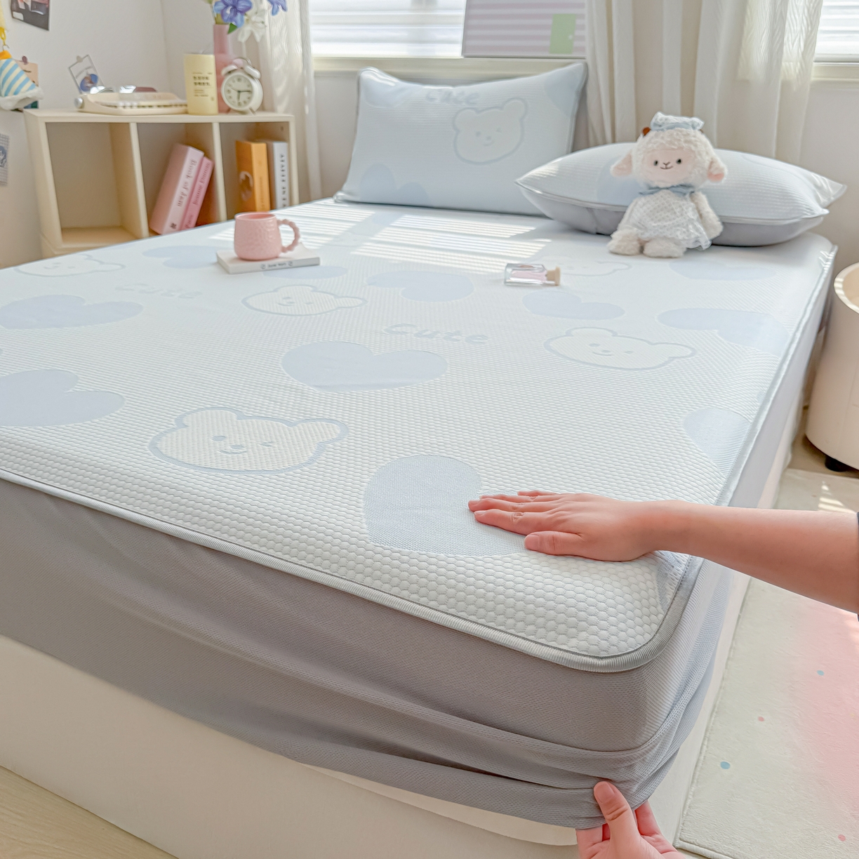 91家纺网 家纺一手货源 找家纺 多乐家纺 206新款冰豆豆防水凉感软席凉席席子 爱心熊-床笠款