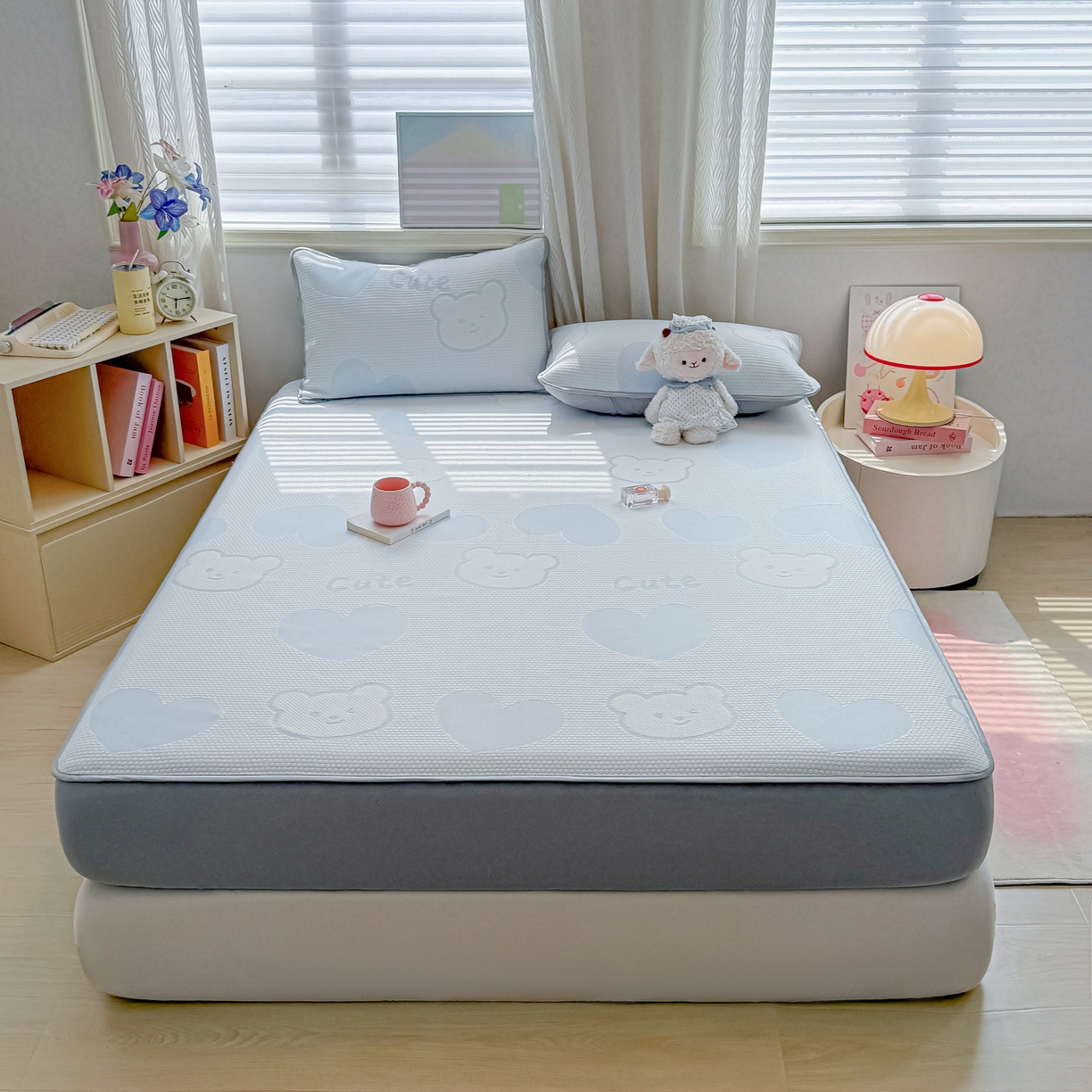 91家纺网 家纺一手货源 找家纺 多乐家纺 206新款冰豆豆防水凉感软席凉席席子 爱心熊-床笠款