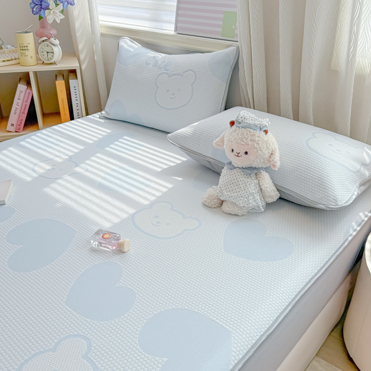 91家纺网 家纺一手货源 找家纺 多乐家纺 206新款冰豆豆防水凉感软席凉席席子 爱心熊-床笠款