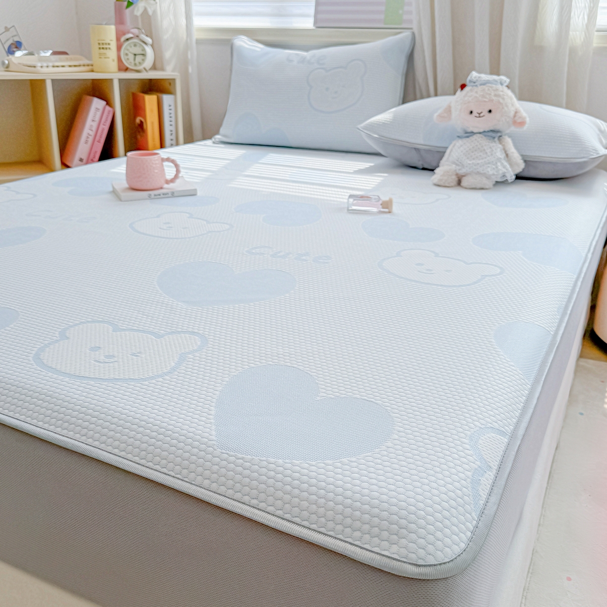 91家纺网 家纺一手货源 找家纺 多乐家纺 206新款冰豆豆防水凉感软席凉席席子 爱心熊-床笠款