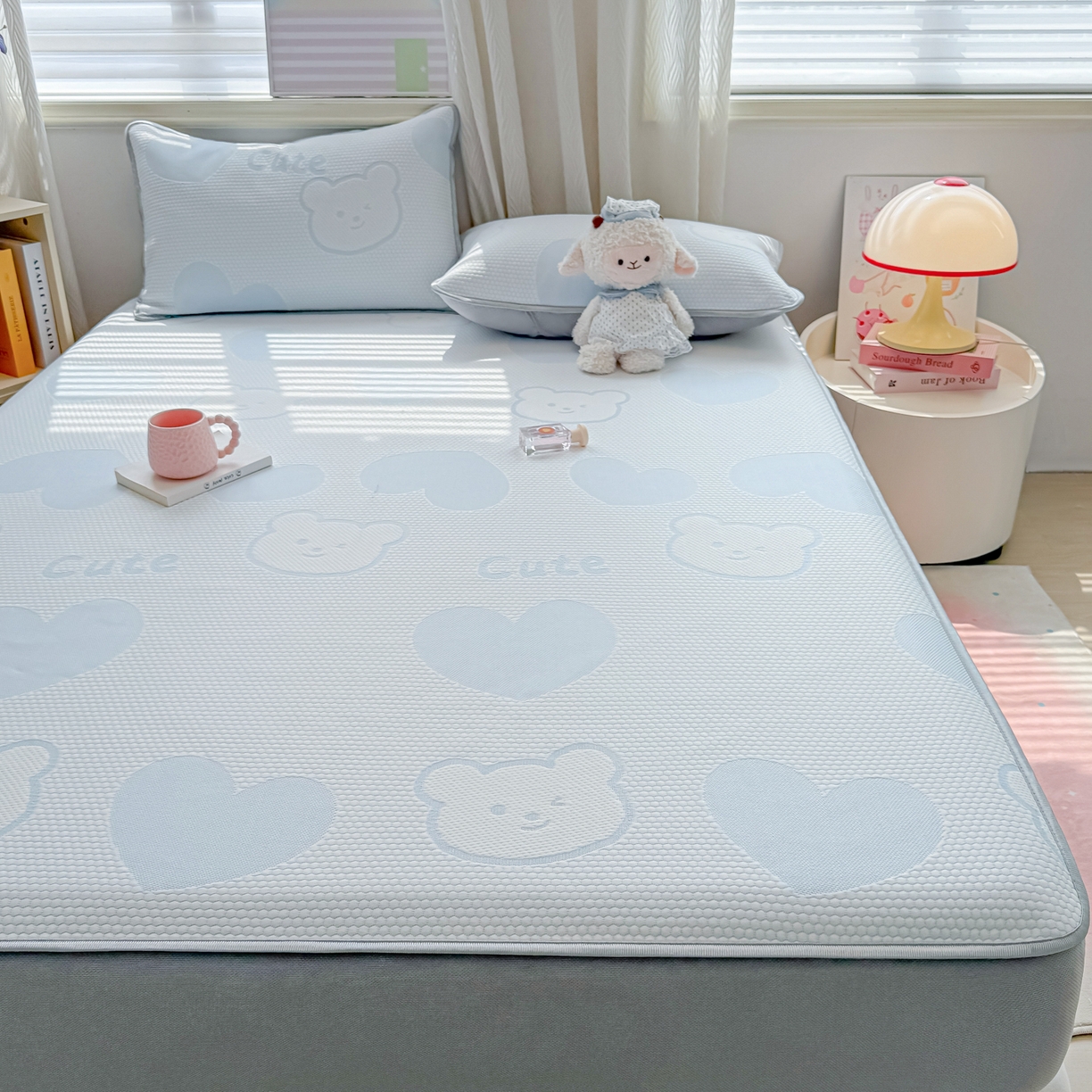 91家纺网 家纺一手货源 找家纺 多乐家纺 206新款冰豆豆防水凉感软席凉席席子 爱心熊-床笠款