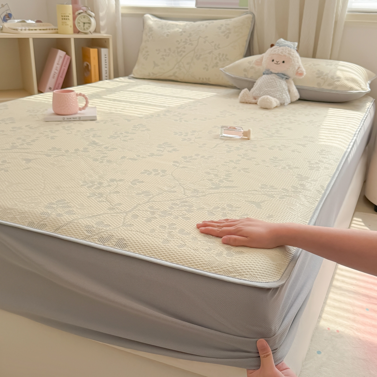 91家纺网 家纺一手货源 找家纺 多乐家纺 206新款冰豆豆防水凉感软席凉席席子 花枝金叶-床笠款